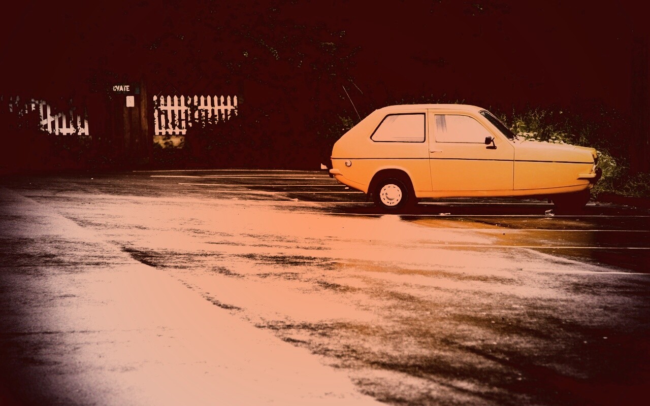 Трёхколёсный ретро автомобиль обои