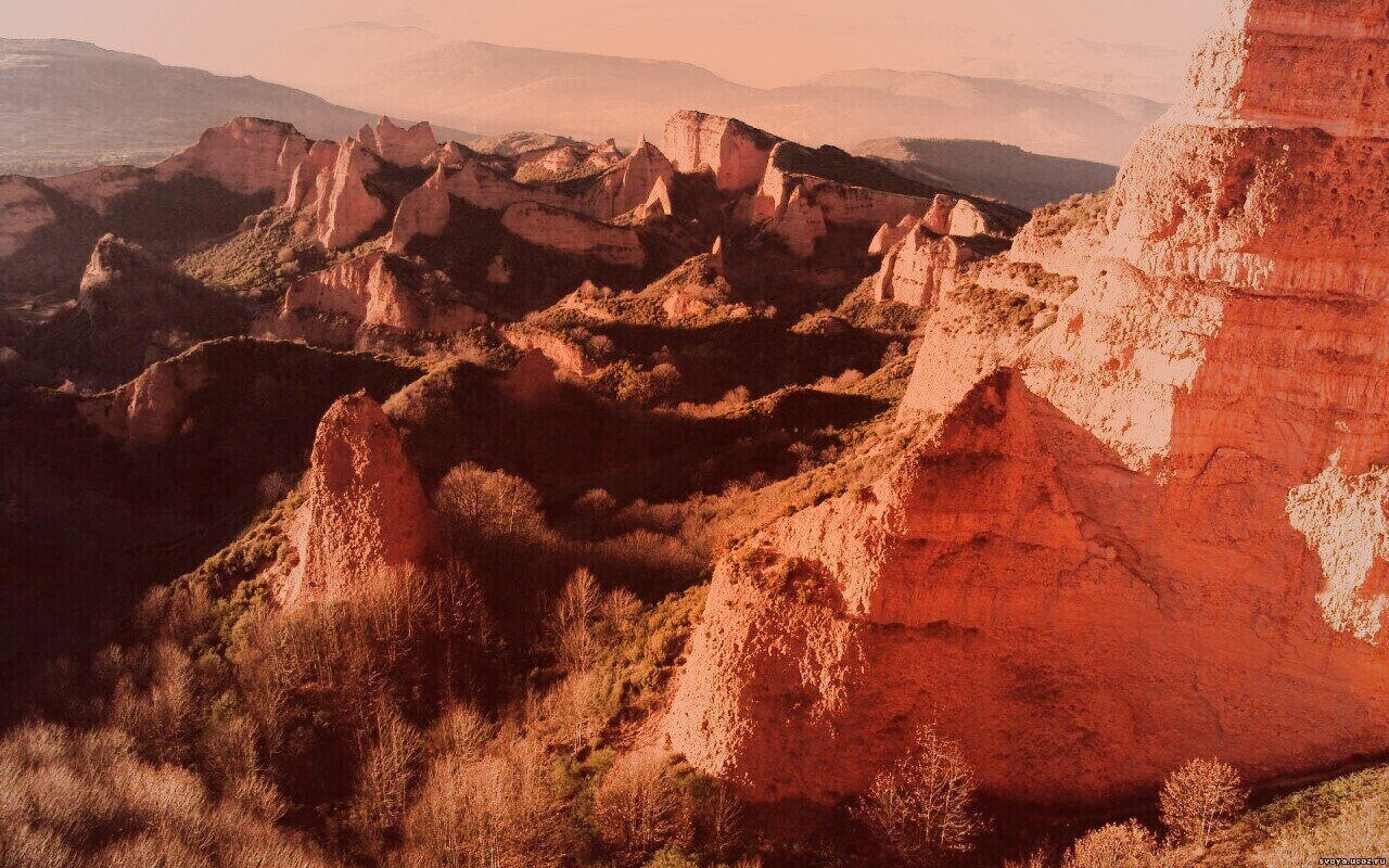 Скалы на рассвете обои