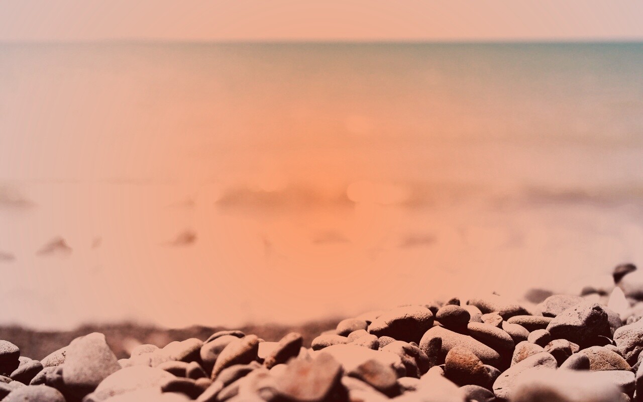 Пляж из гальки обои