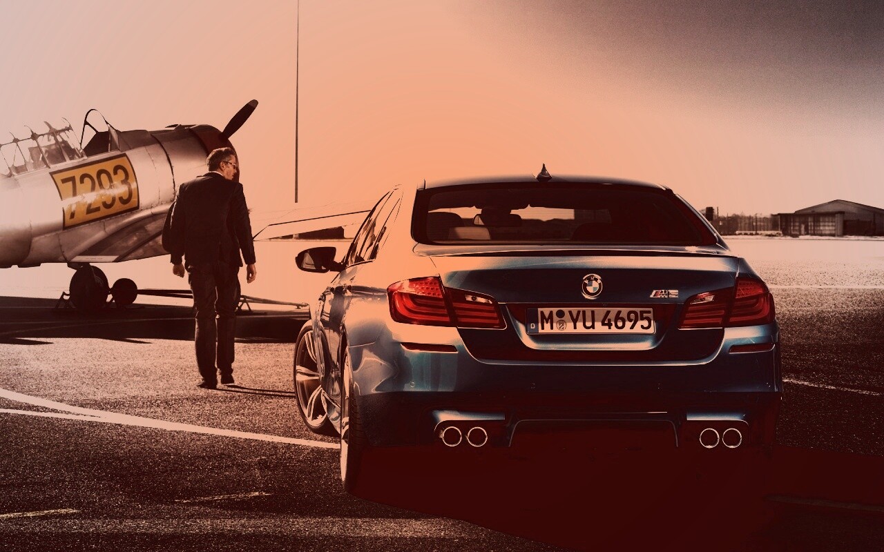 BMW F10 M5 на аэродроме обои