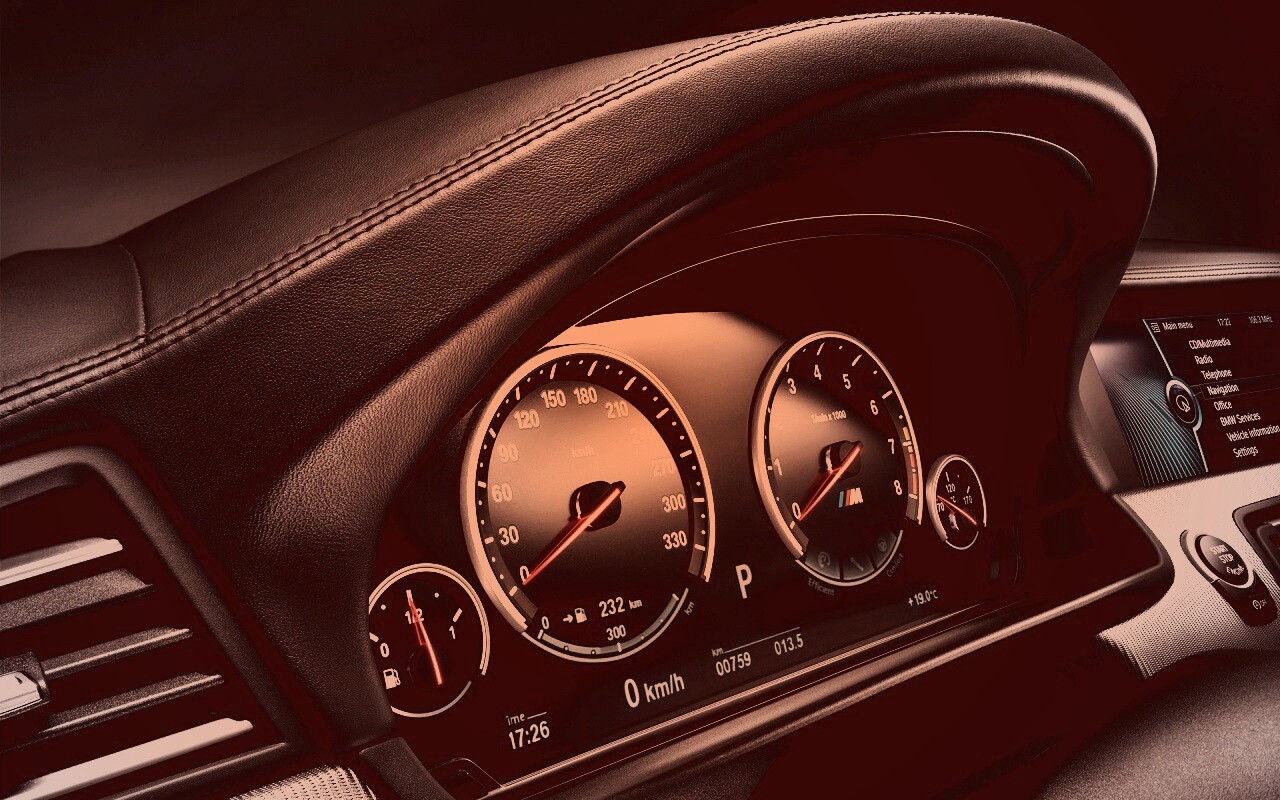 Приборная панель BMW F10 обои