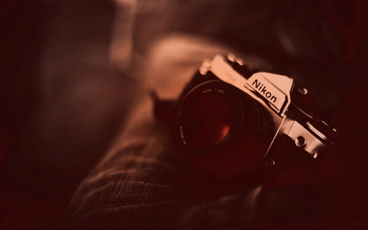 Плёночный фотоаппарат Nikon обои