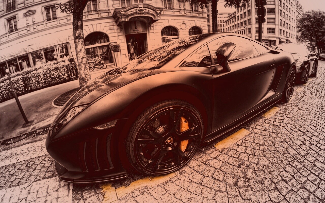 Ламборжини и Порше широкоугольным объективом обои