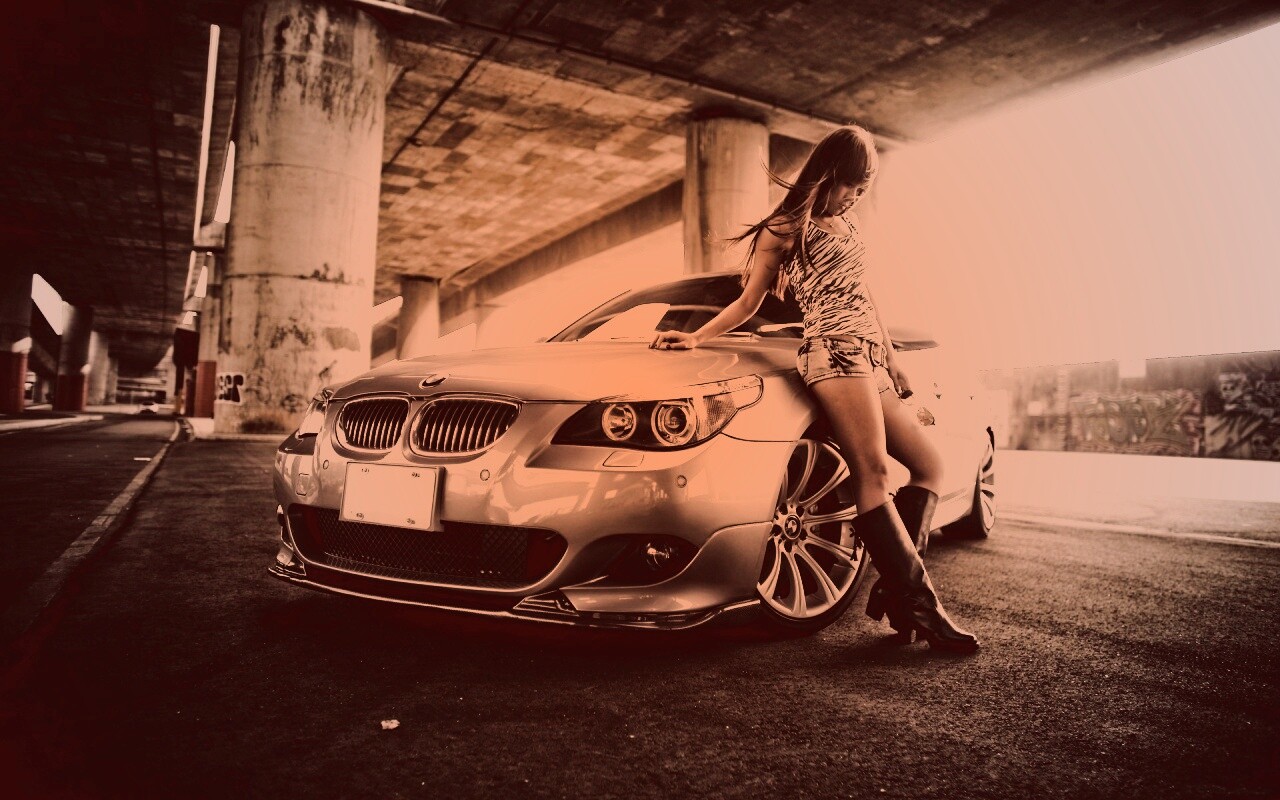 Девушка у BMW обои