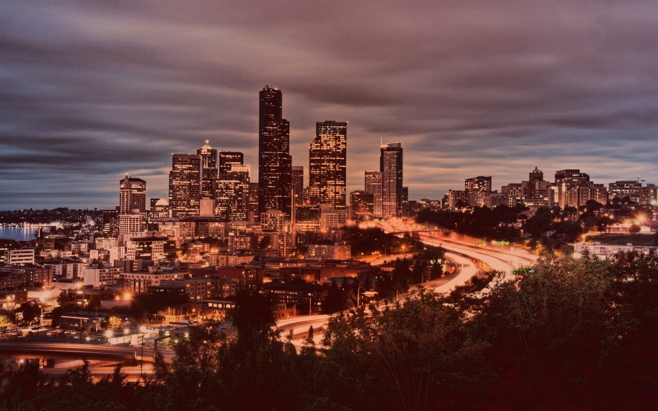 Город вдали обои