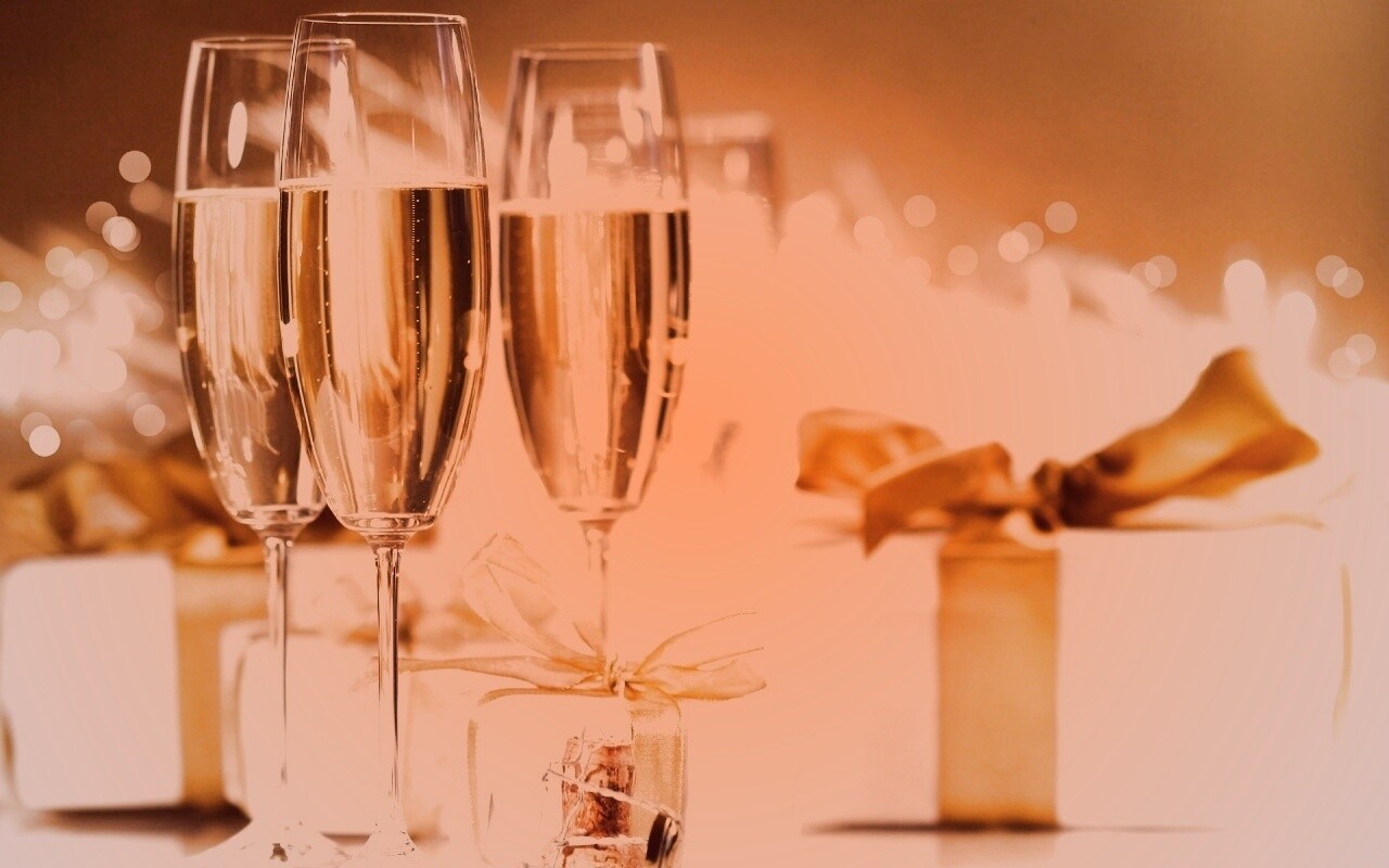 Бокалы с шампанским обои