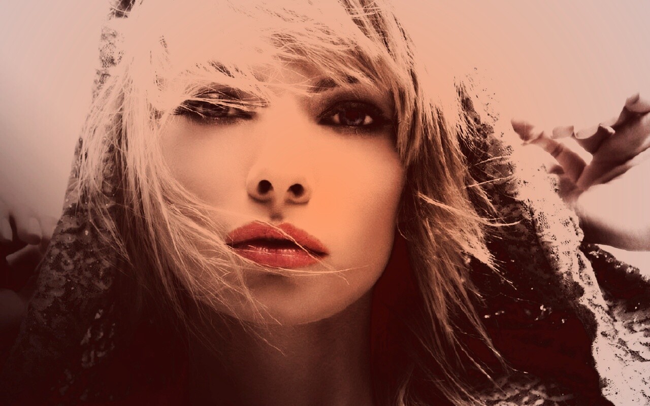 Девушка с красными губами обои