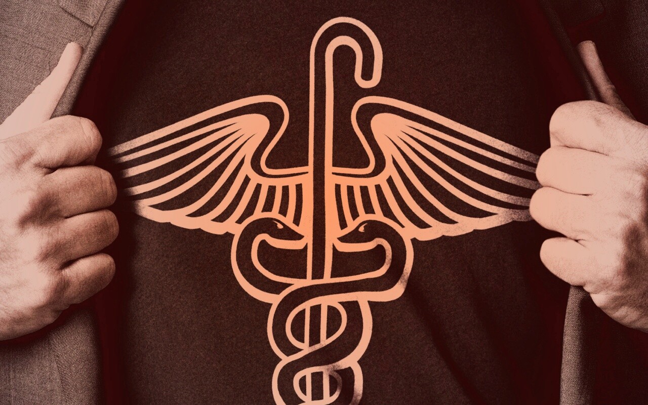 Футболка со змеями и тростью обои