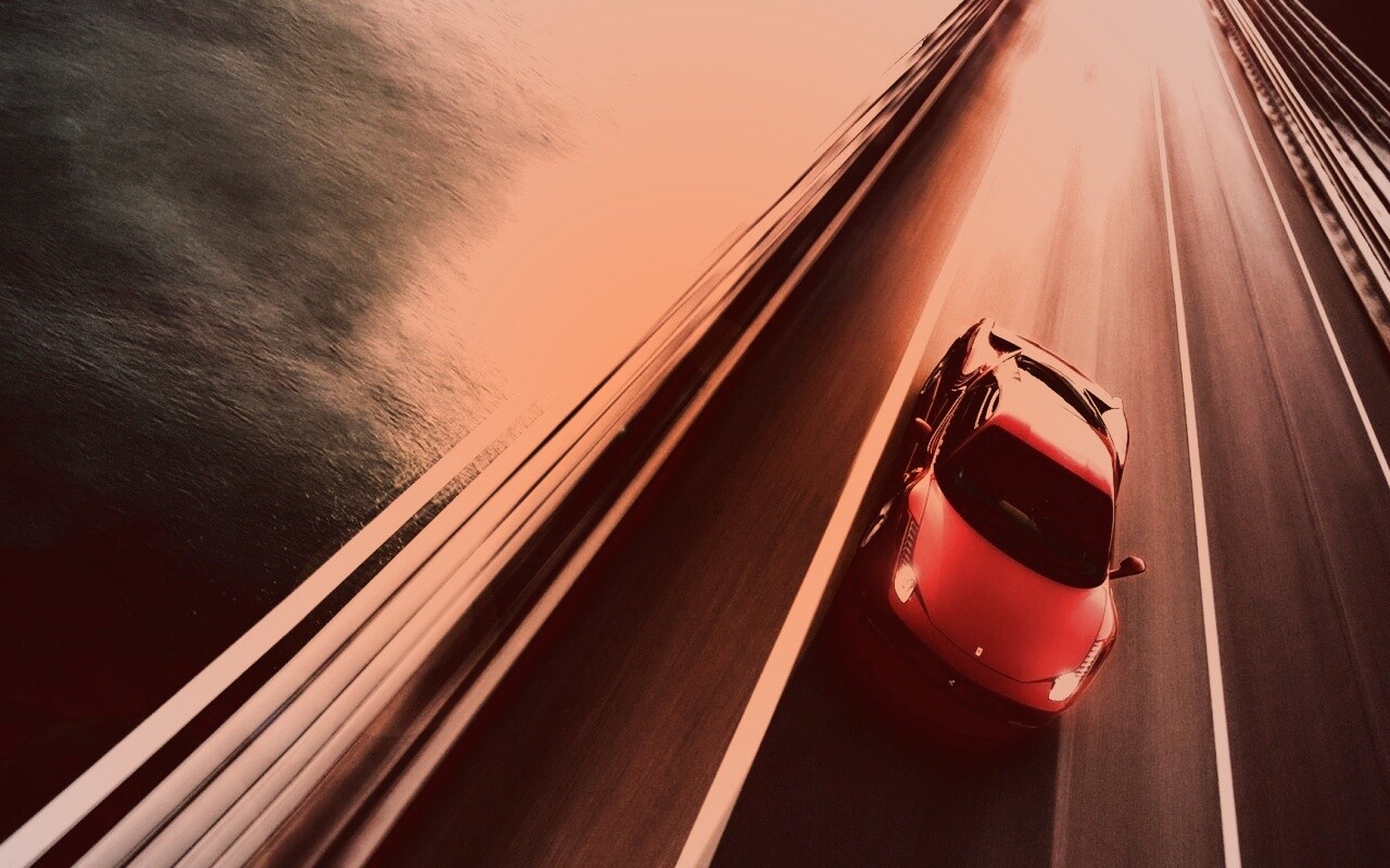 Суперкар на трассе обои