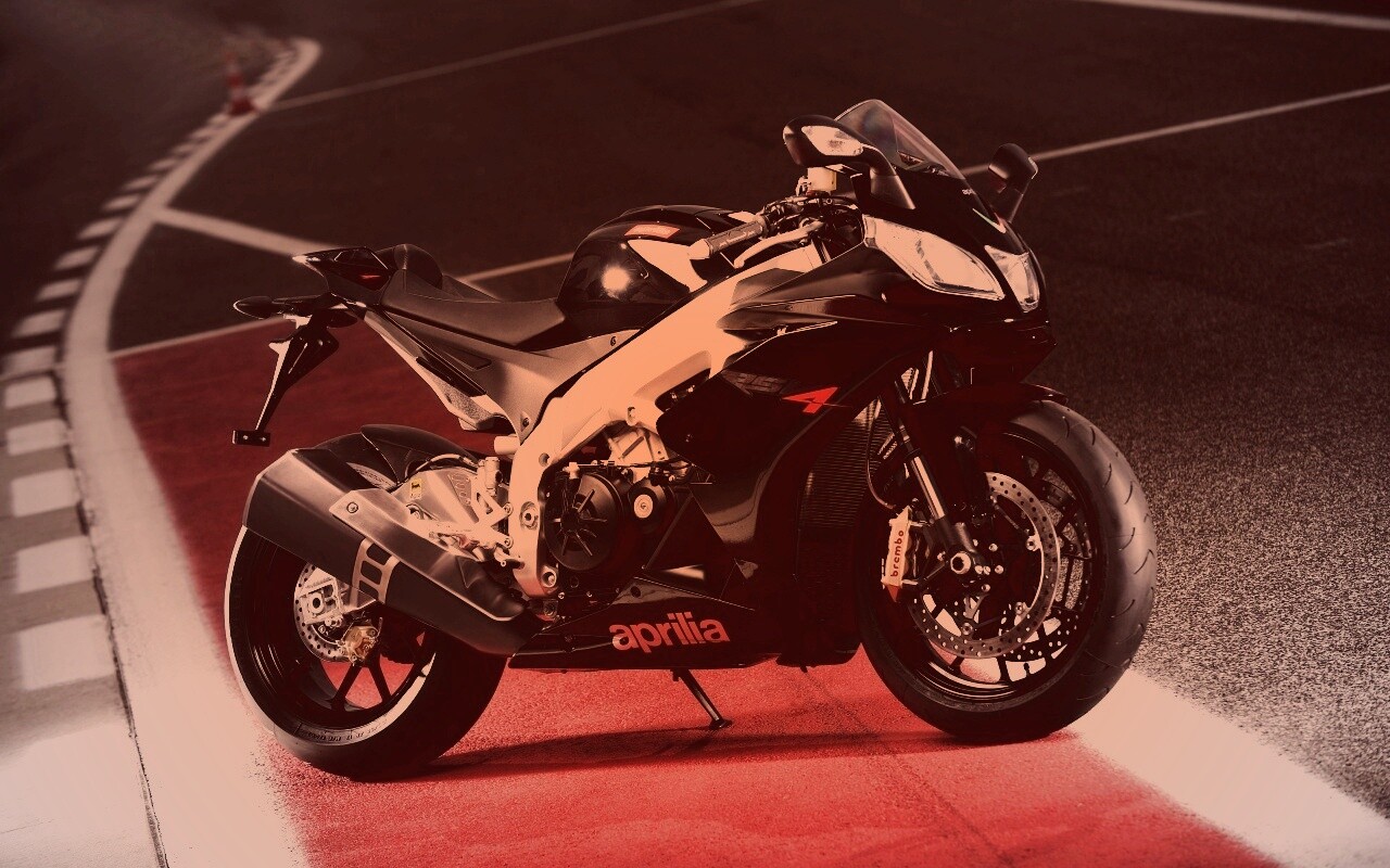 Aprilia на треке обои