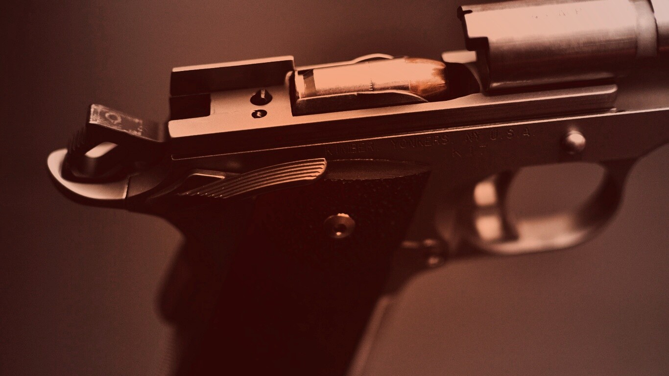 Разобранный пистолет обои