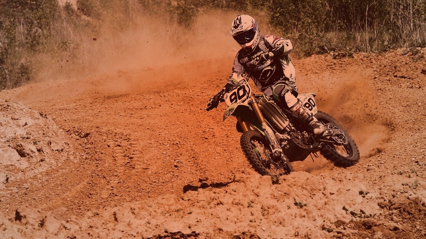 На мототреке обои