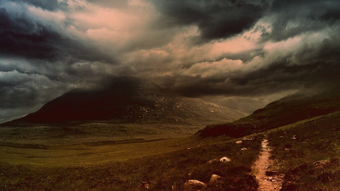 Тропинка средь холмов обои