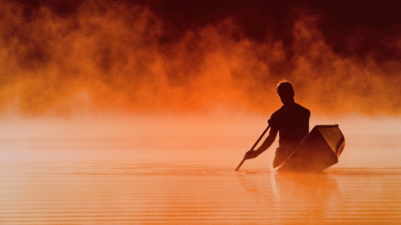 Один в лодке обои