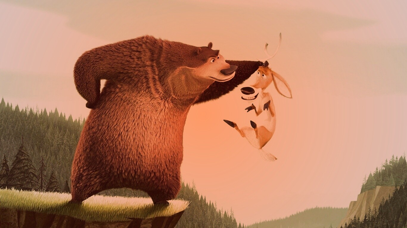 Медведь прессует оленя обои