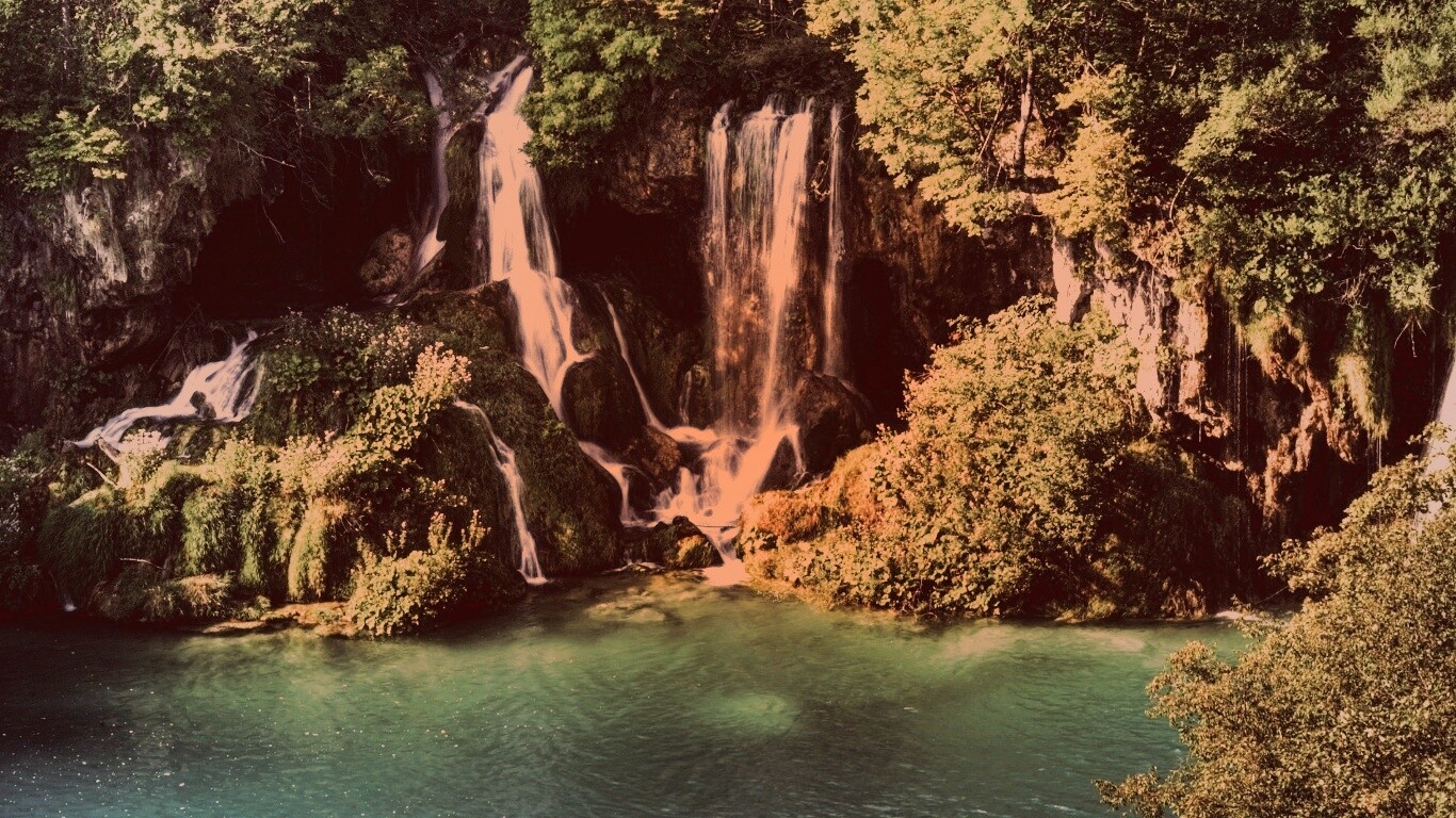 Водопад в дикой природе обои