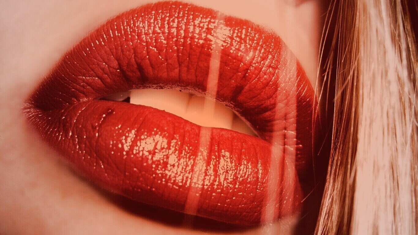 Сочные губы обои