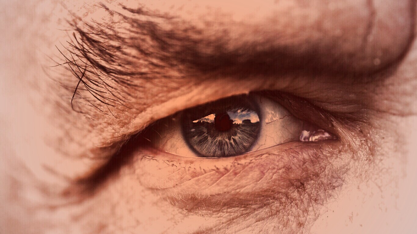 Глаз пожилого человека обои