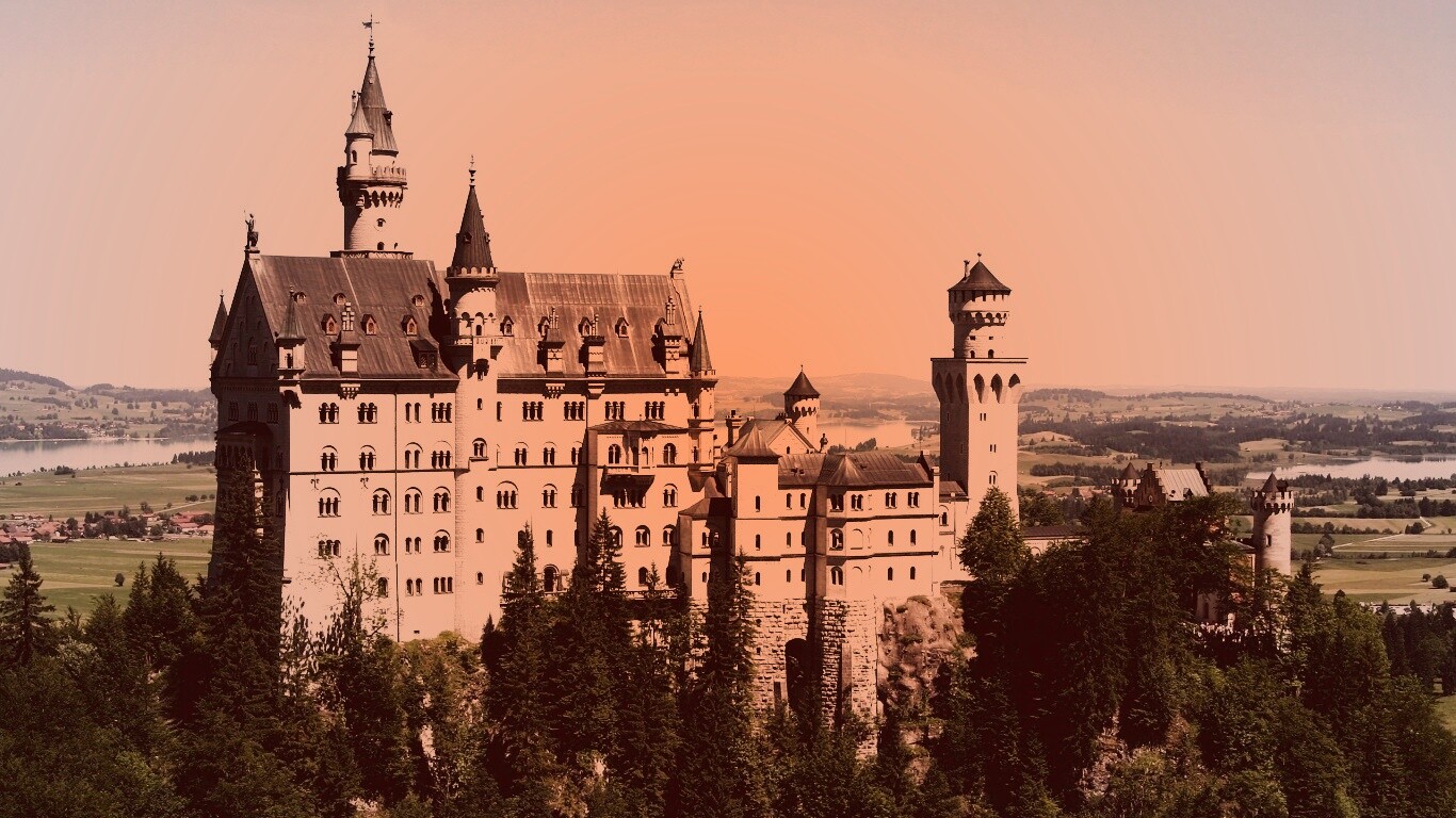 Замок Нойшванштайн в Баварии обои