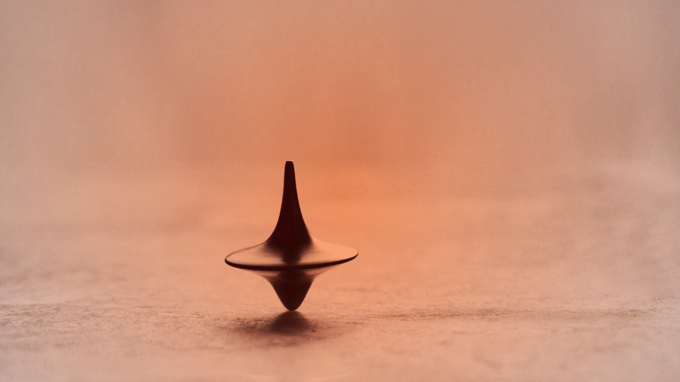 Волчок обои