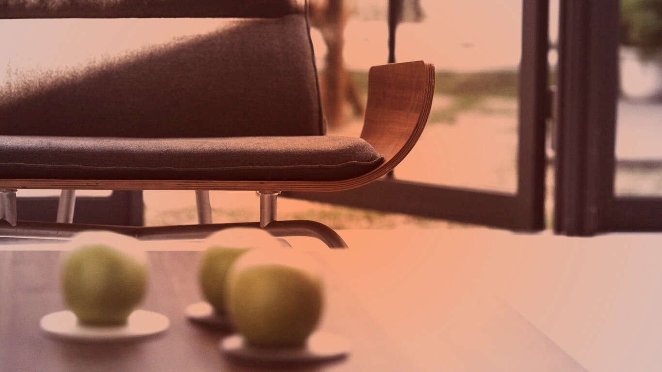 Яблоки на столе обои