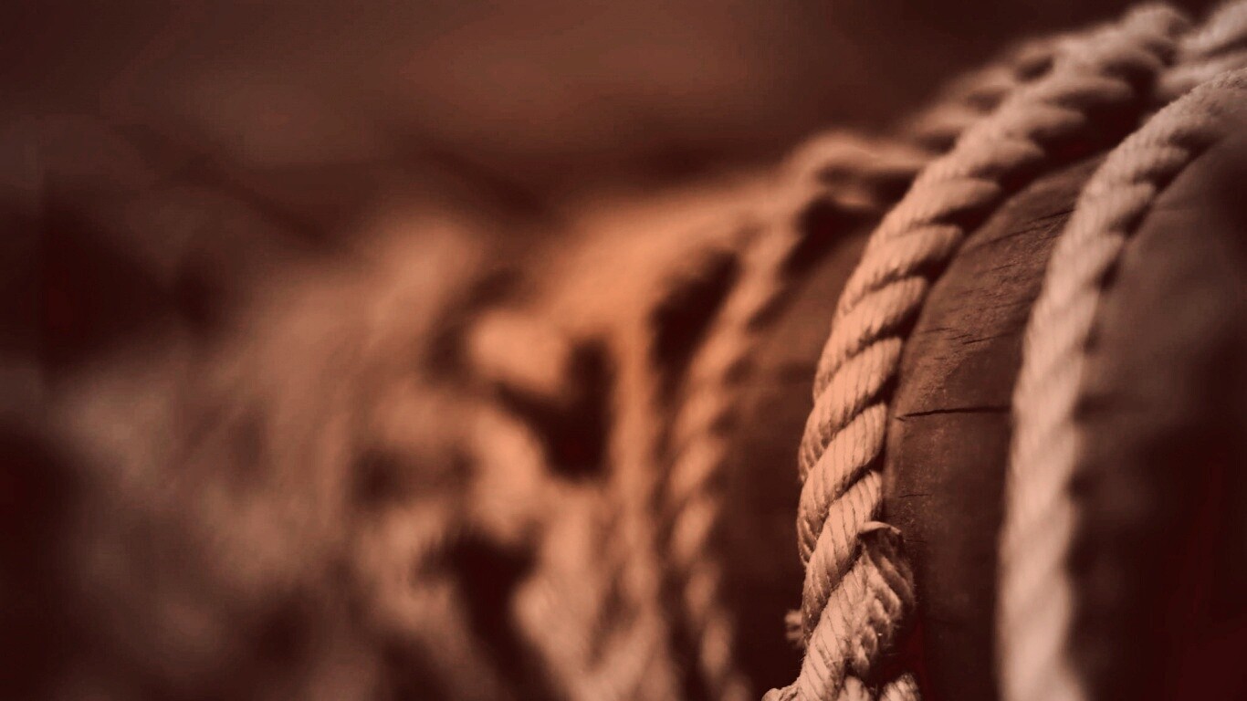 Веревка намотана на мачту обои