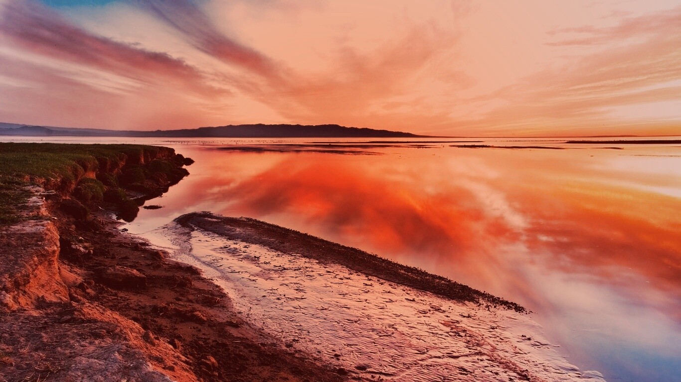 Озеро на закате обои