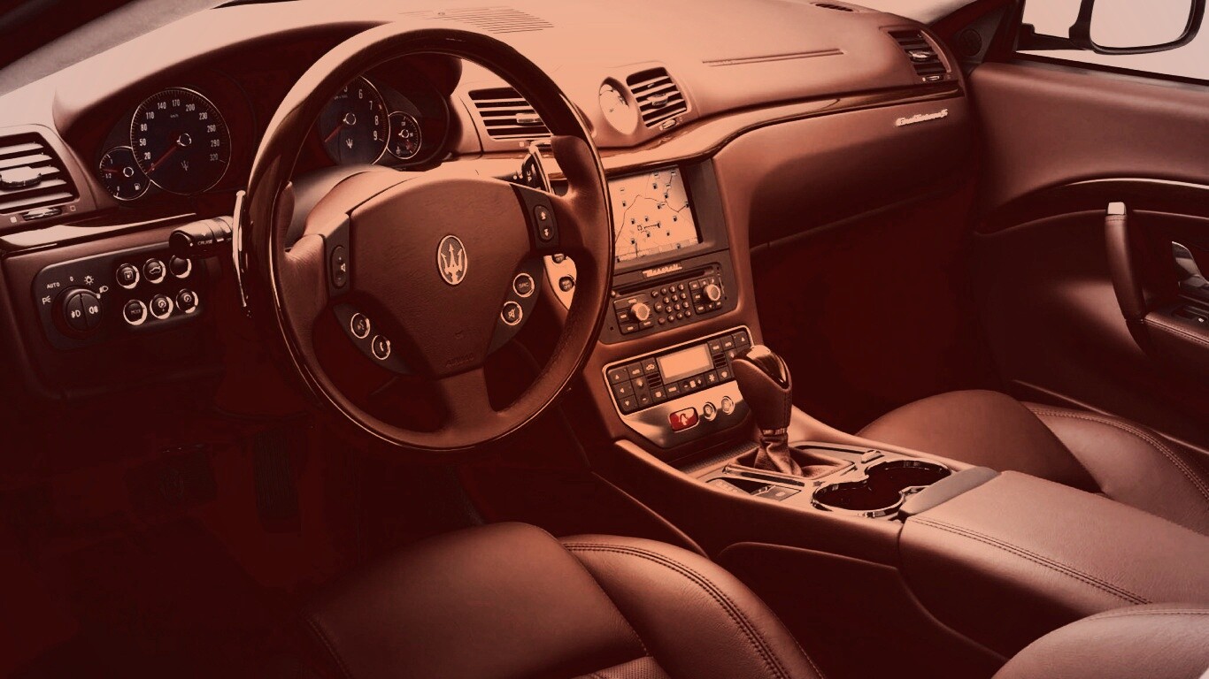 Салон Maserati Granturismo обои
