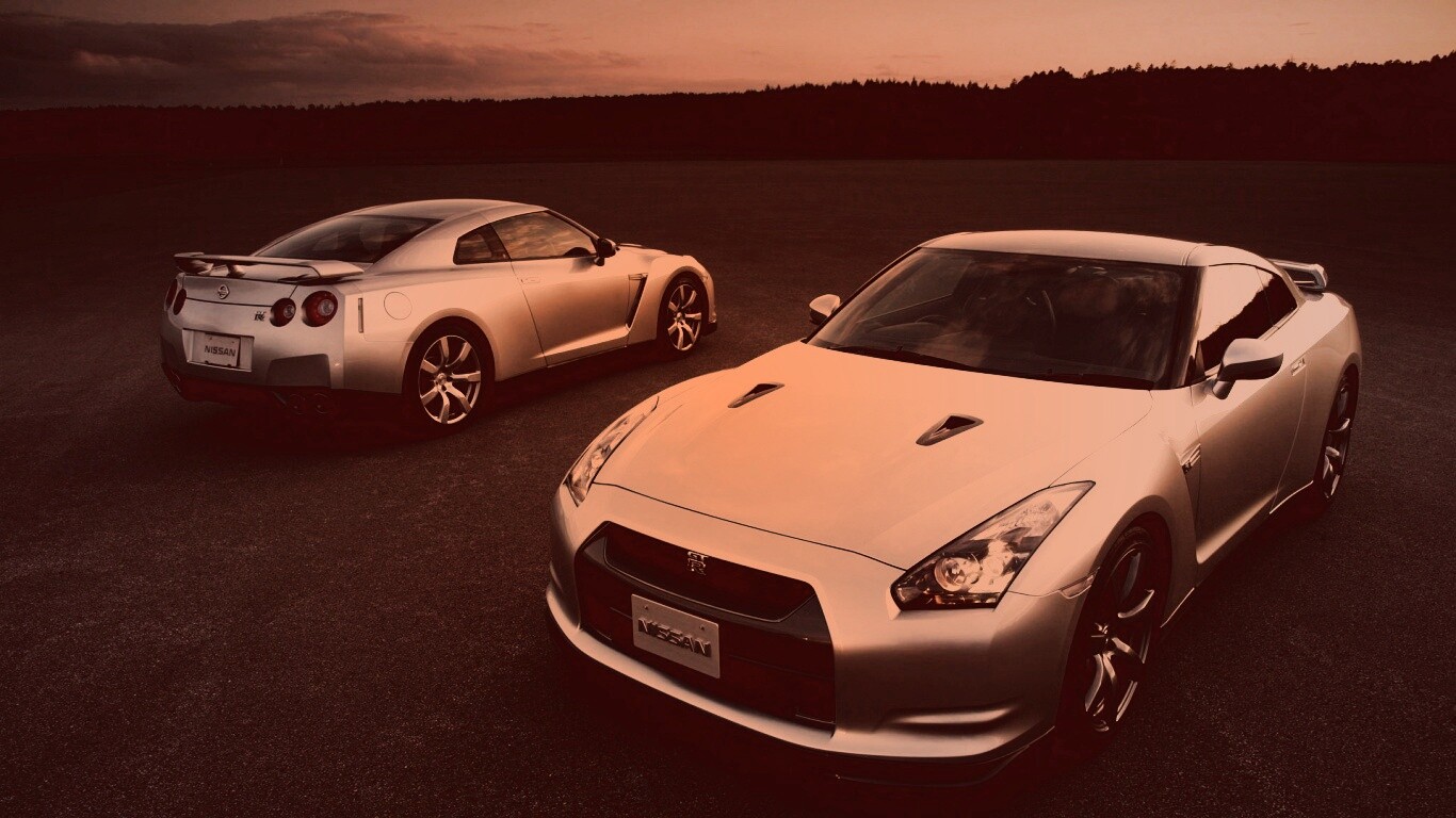 Nissan с двух ракурсов обои