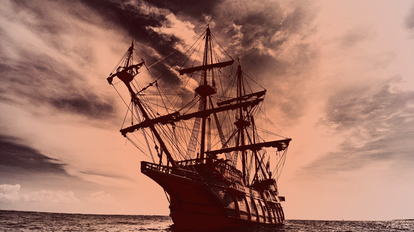Галеон в море обои