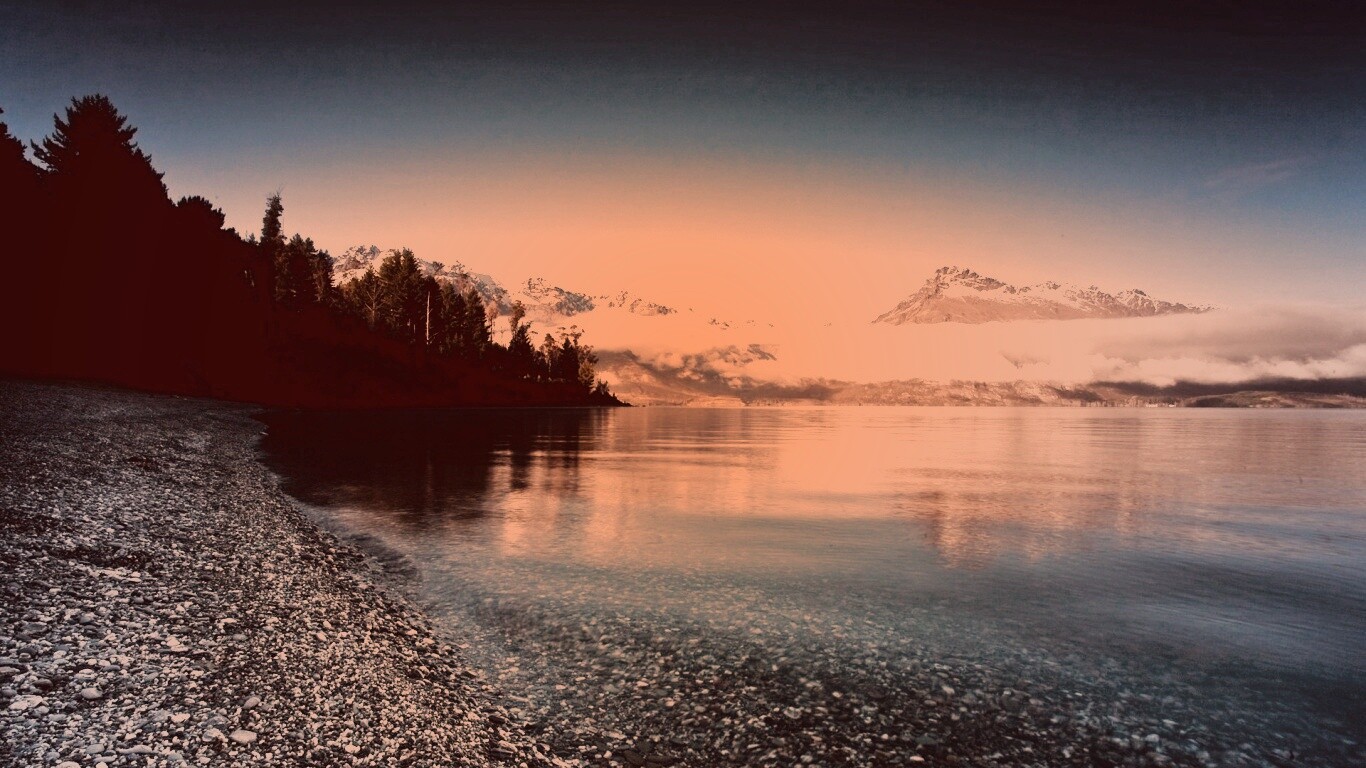 Озеро в предгорье обои