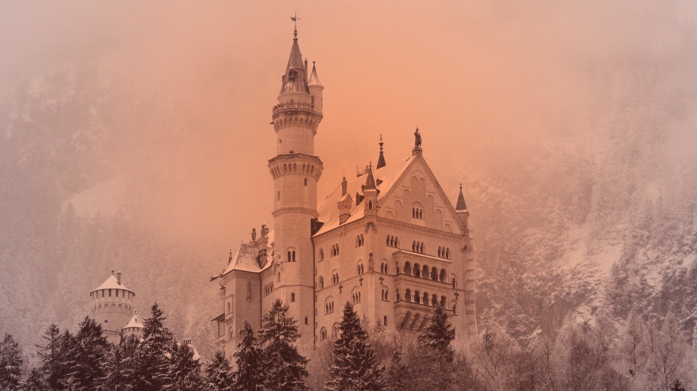 Заснеженный Нойшванштайн обои