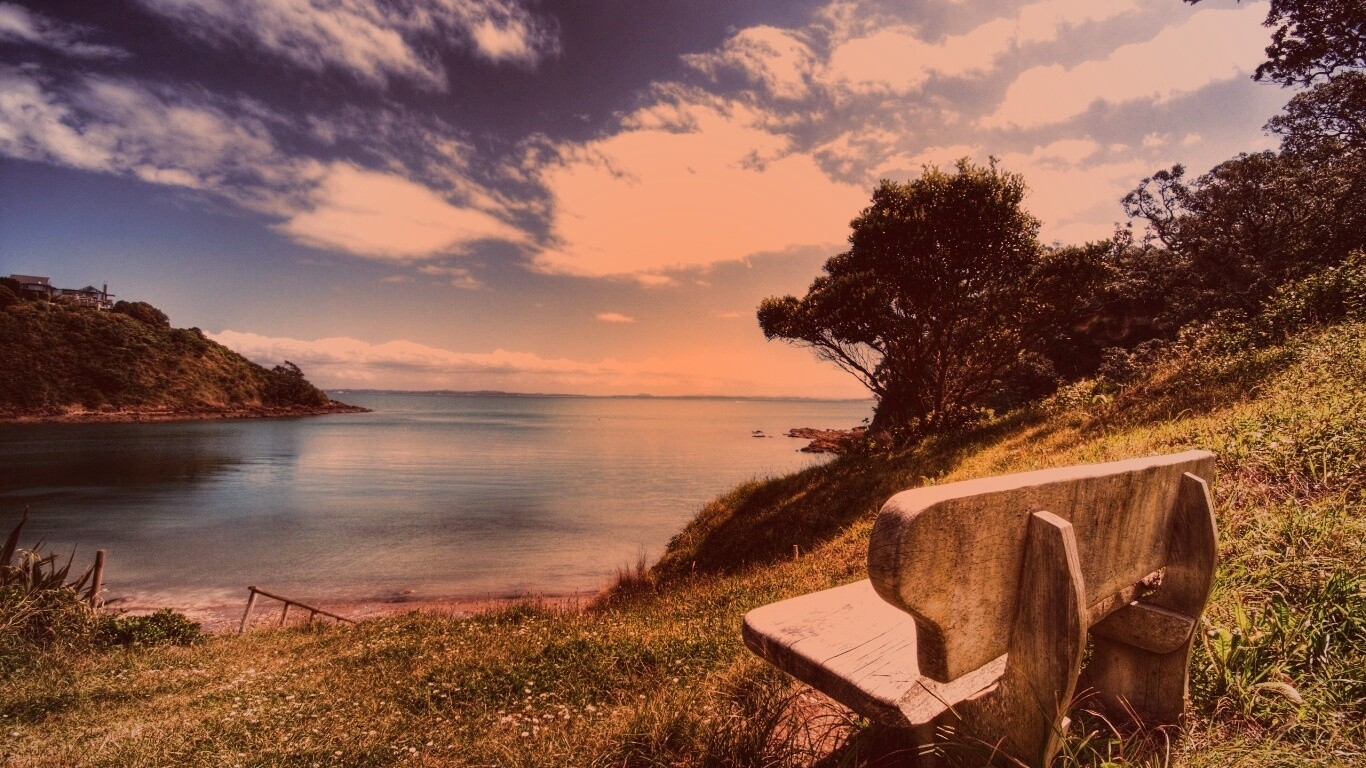 С видом на море обои