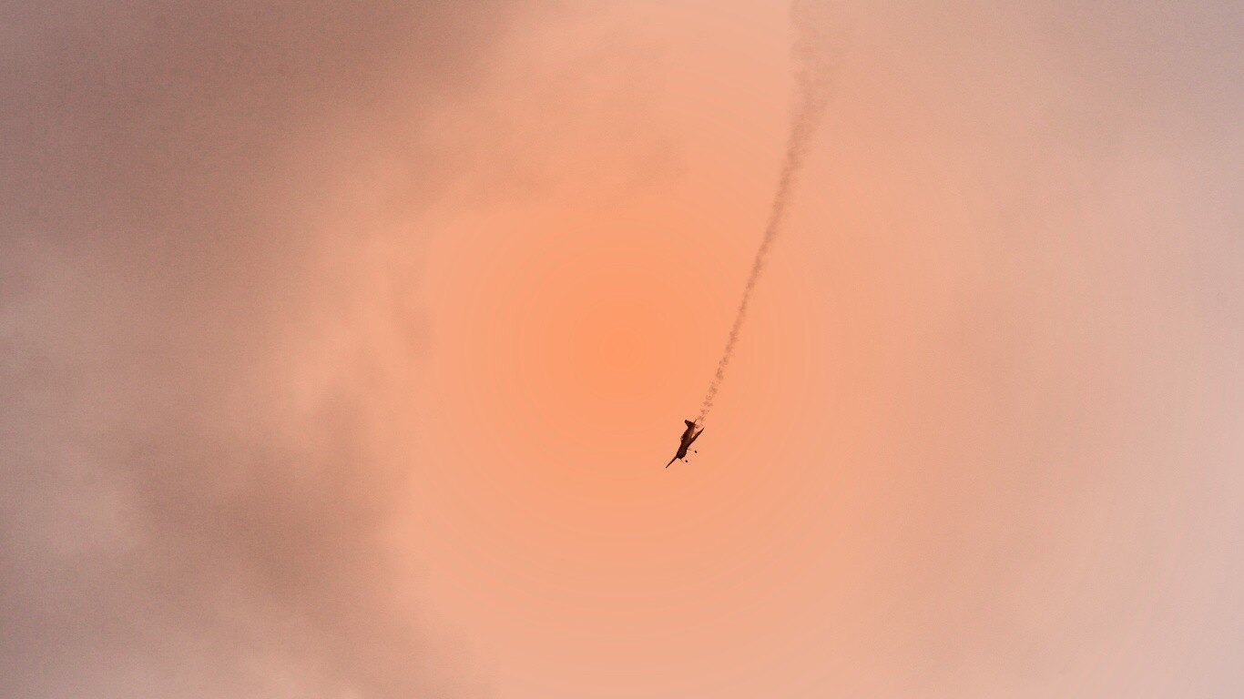 Падающий самолёт обои