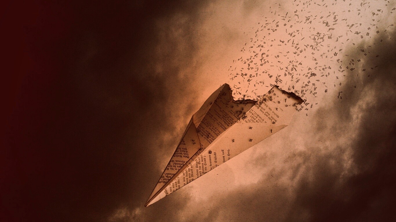 Крушение бумажного самолётика обои