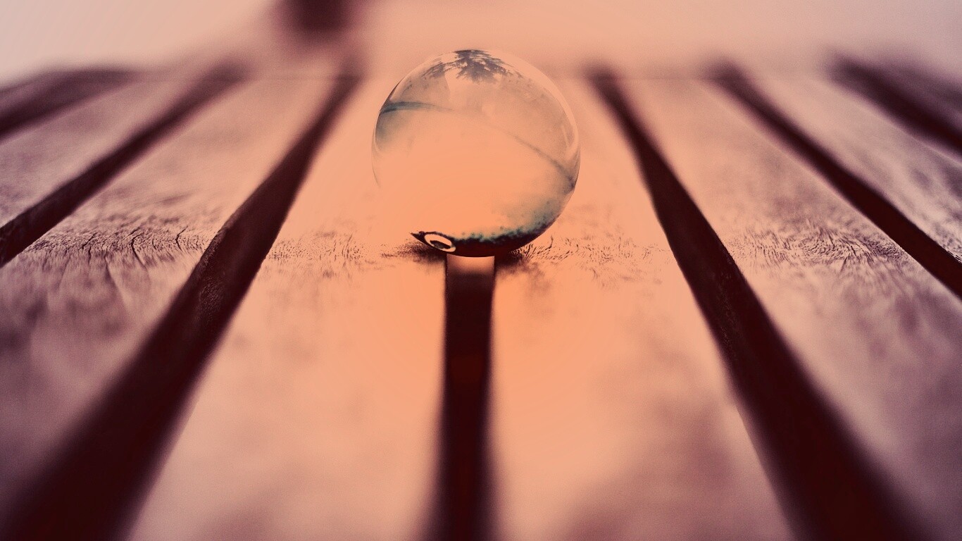 Стеклянный шарик обои