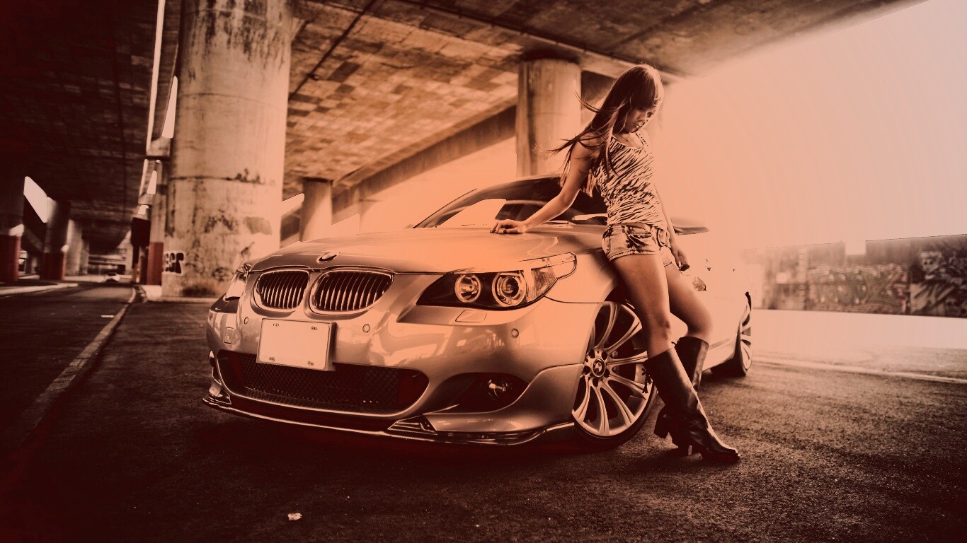 Девушка у BMW обои