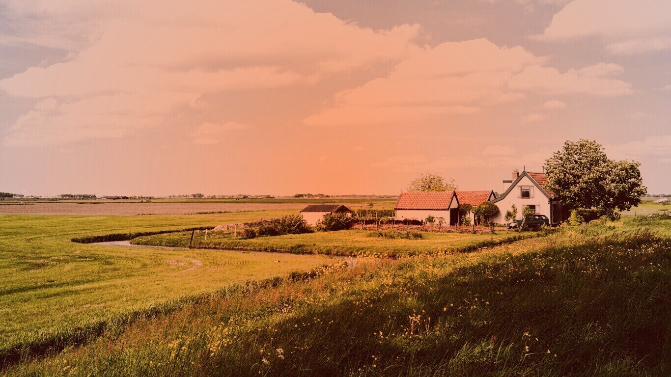 дом на лугу обои
