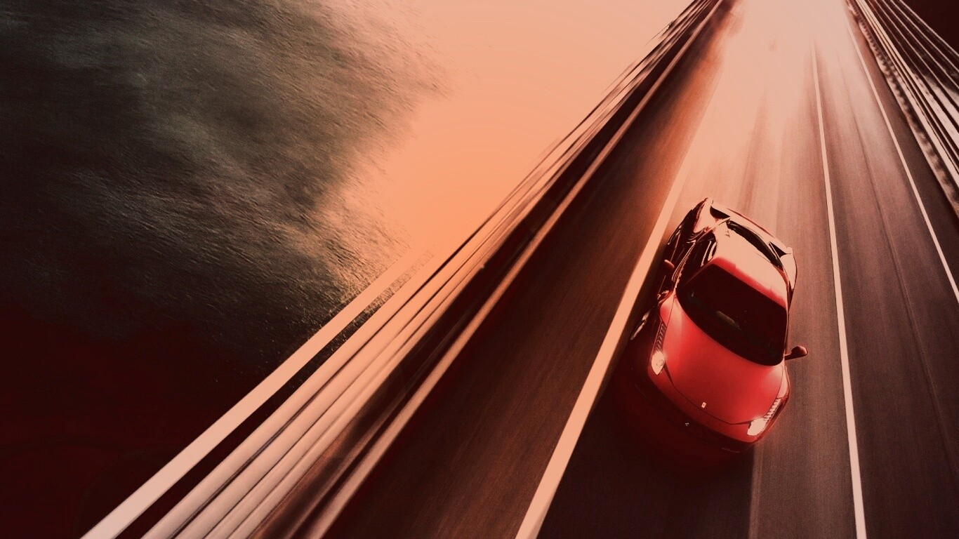 Суперкар на трассе обои