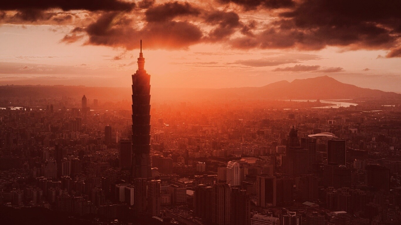 Башня на закате обои