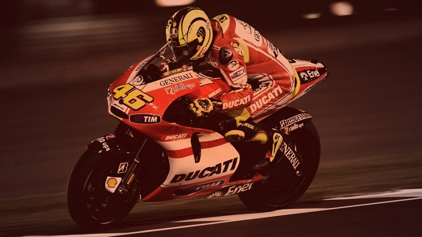 Мотоциклист на треке обои