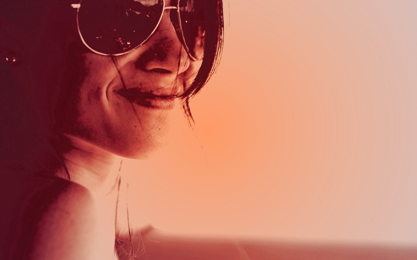 Девушка в очках обои