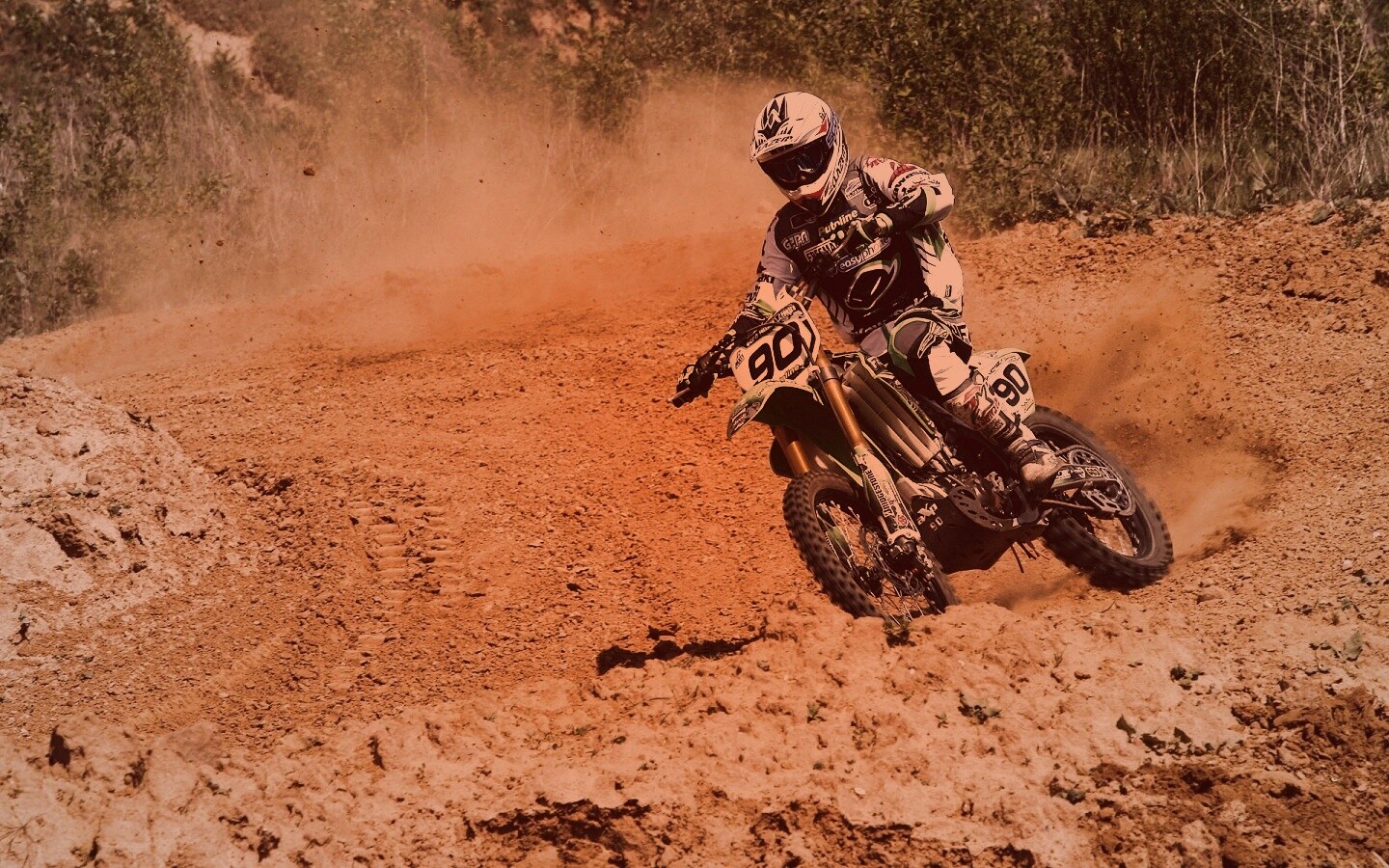 На мототреке обои