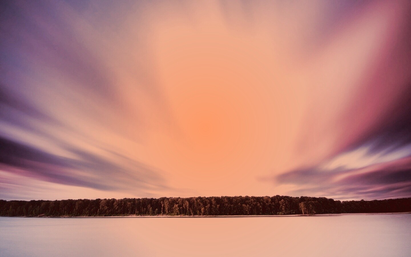 Вечернее небо над озером обои