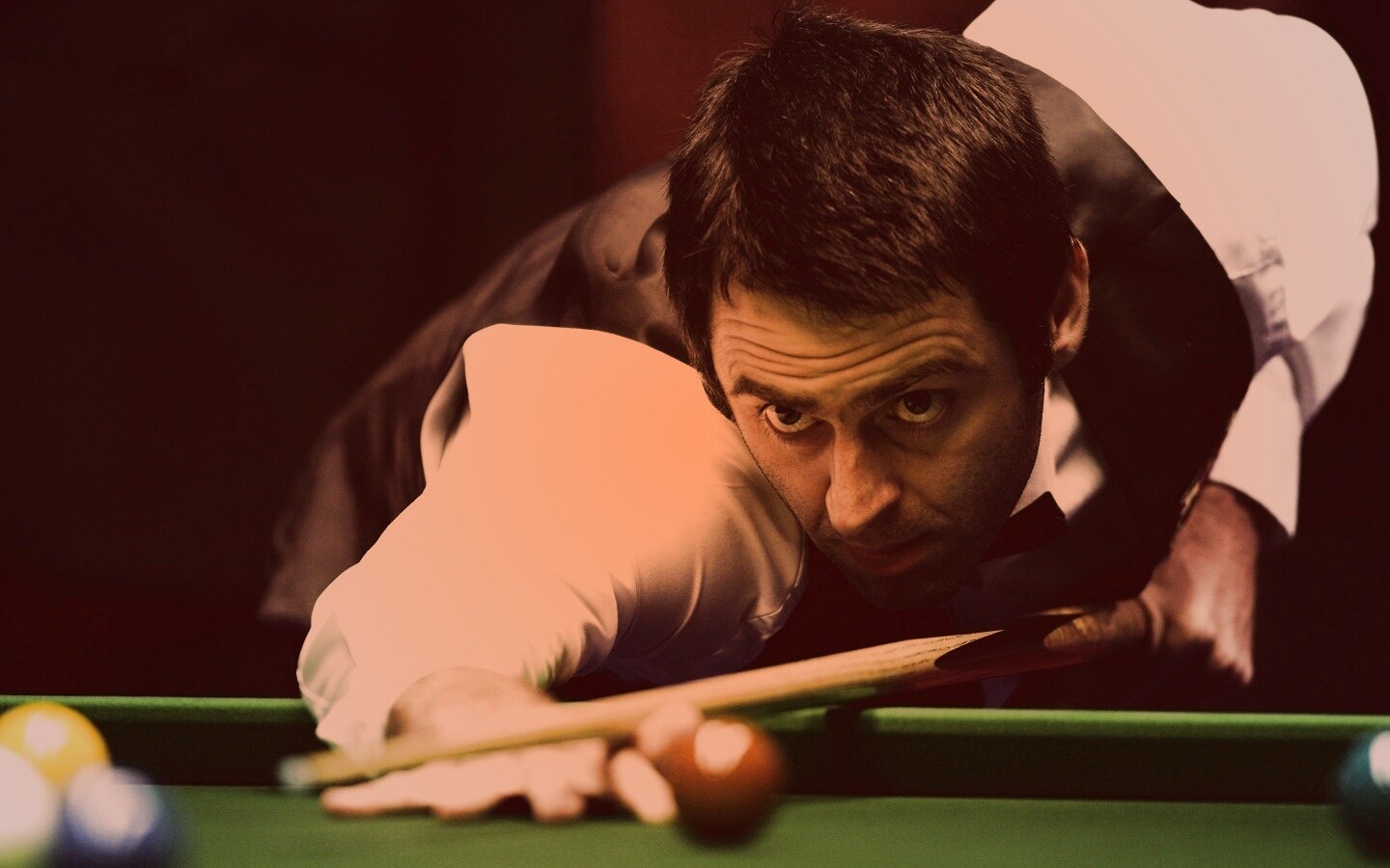 Игрок в бильярд обои