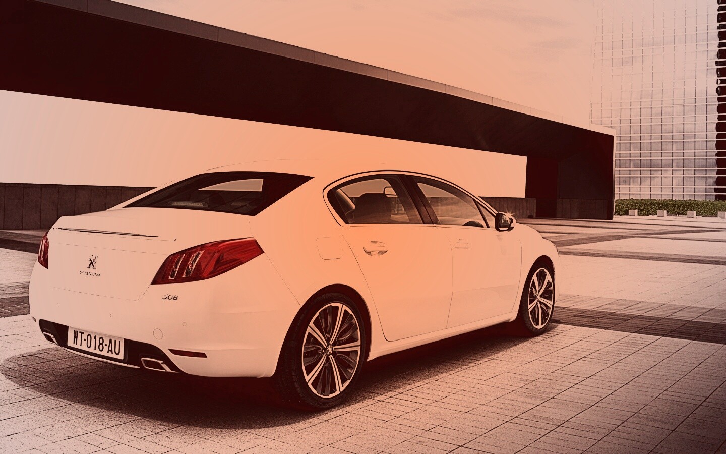 Пежо 308 на стоянке обои
