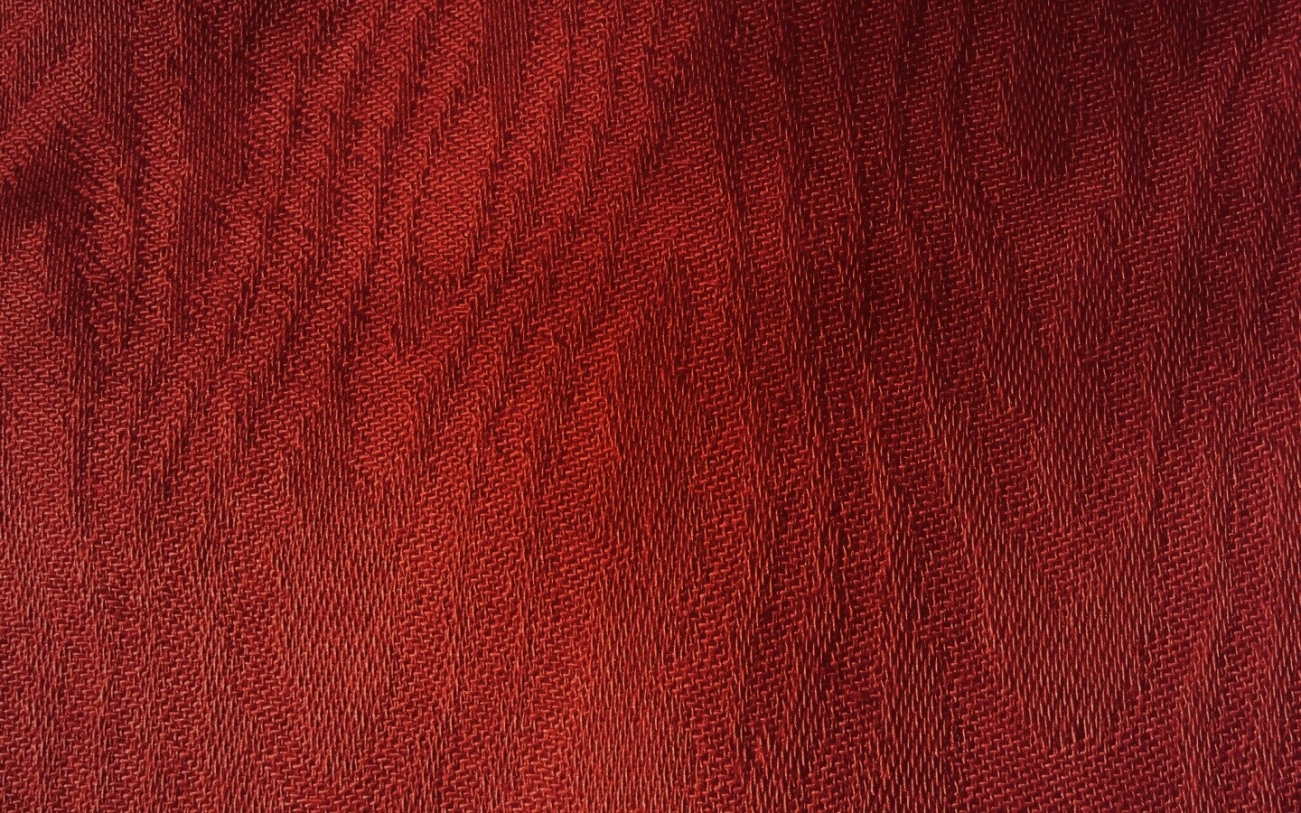 Бордовая узорчатая ткань обои