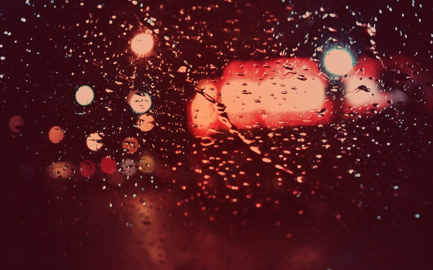 Дождь на стекле обои