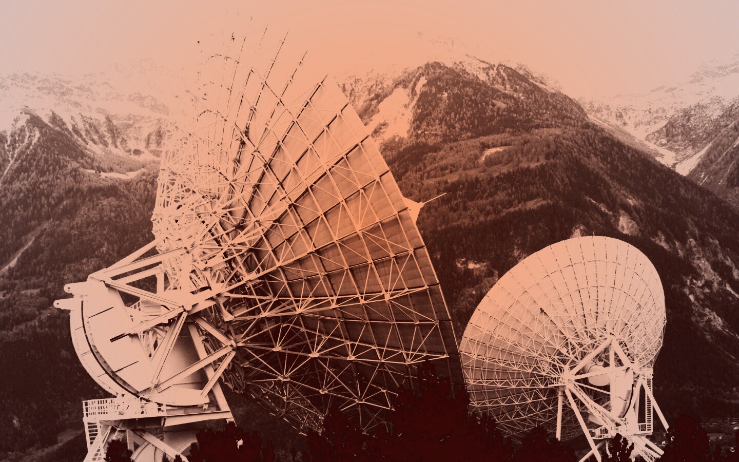 Локаторы в горах обои