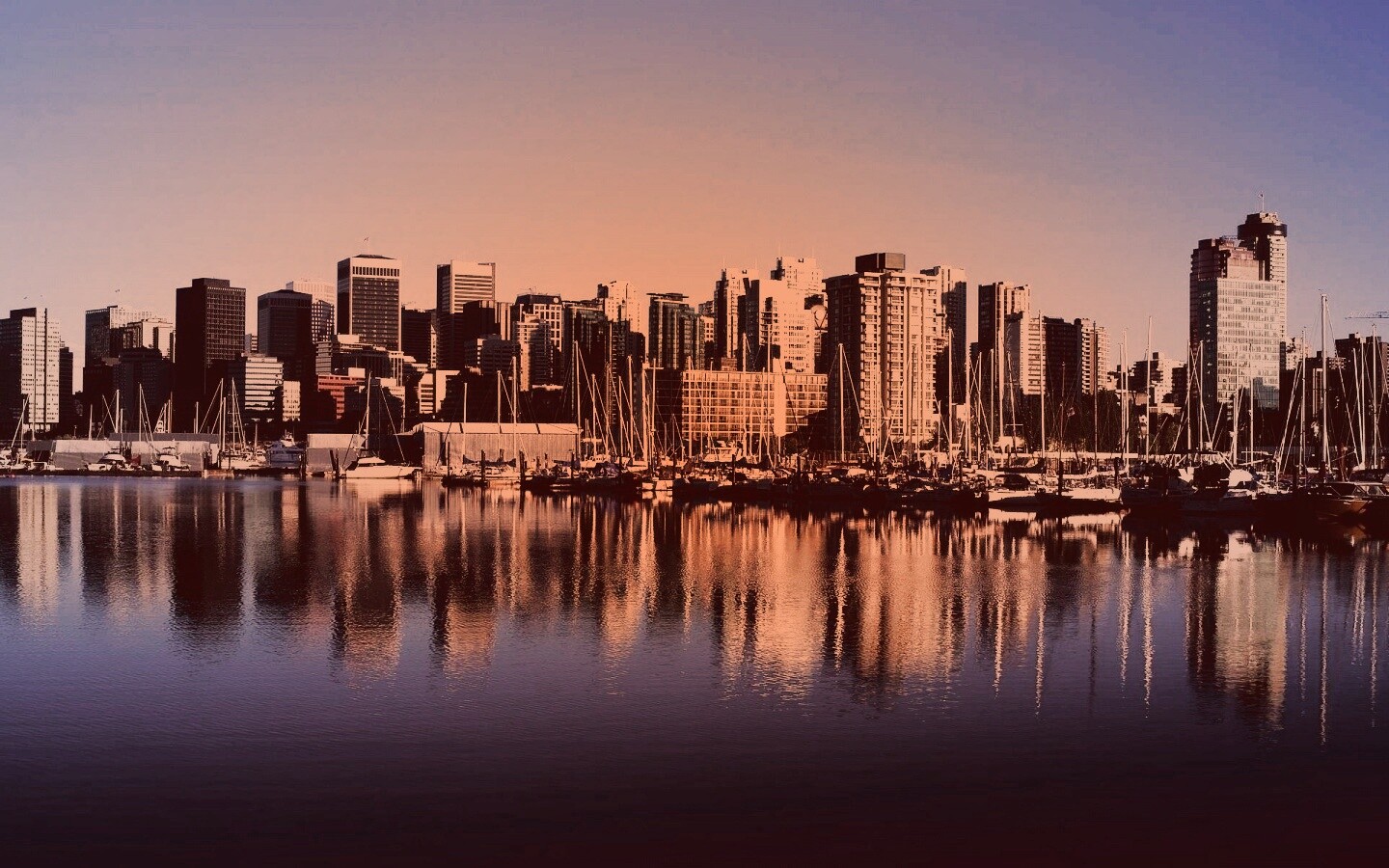 Город у воды обои